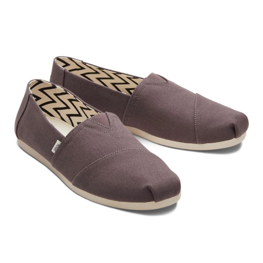 Brand new TOMS